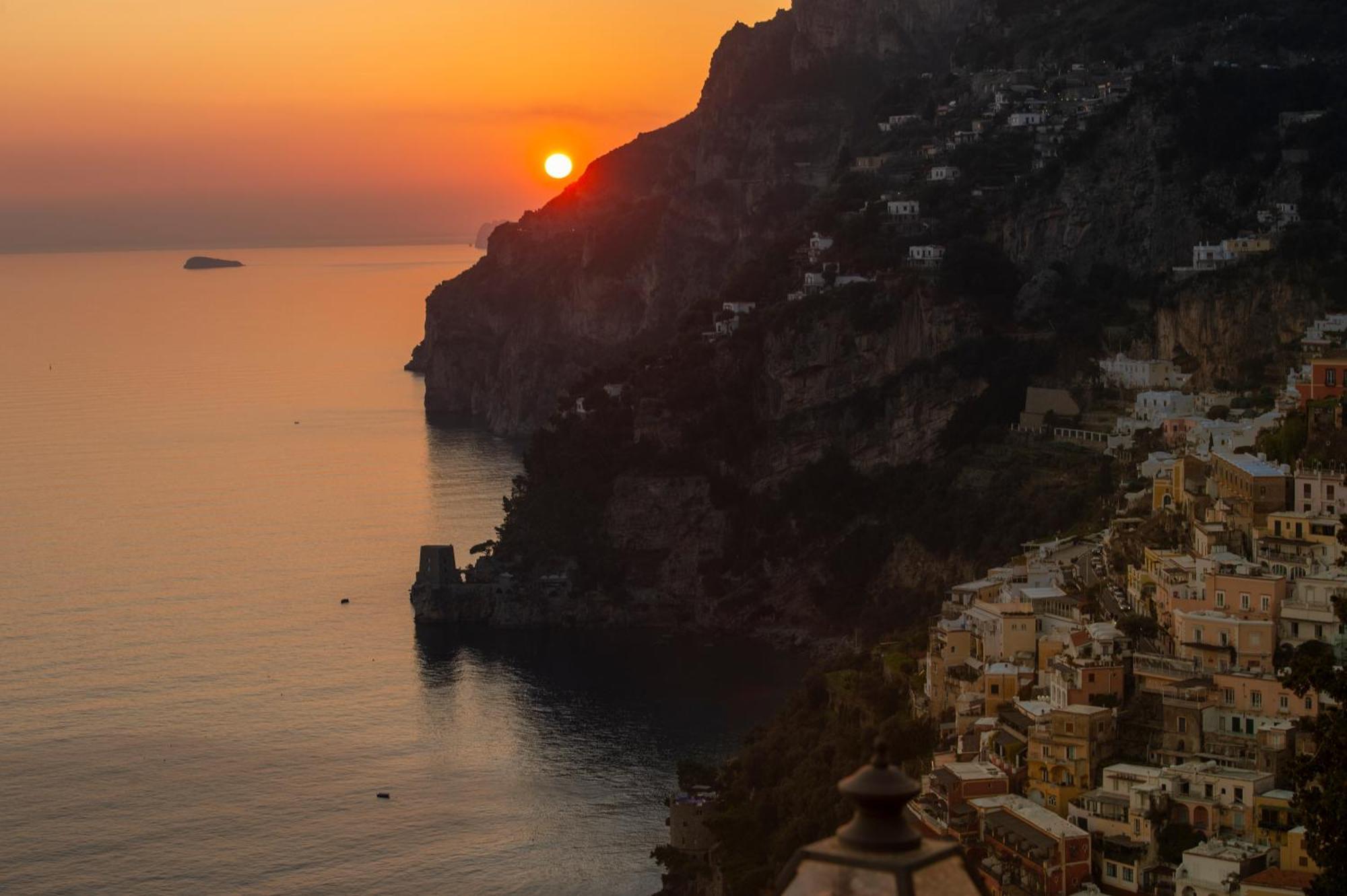 Ferienwohnung Aria Di Mare,Near Elevator, Few Steps, Parking, Garden Positano Exterior foto