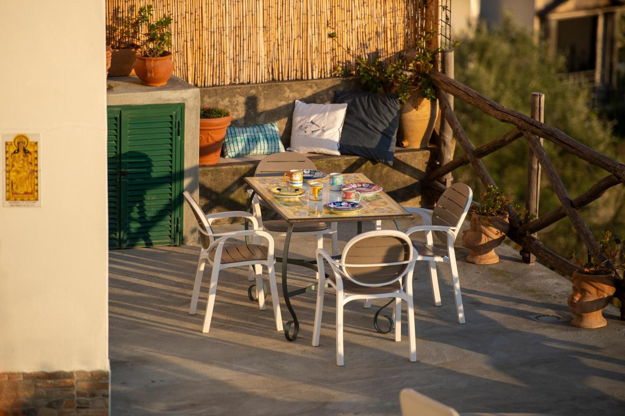 Ferienwohnung Aria Di Mare,Near Elevator, Few Steps, Parking, Garden Positano Exterior foto