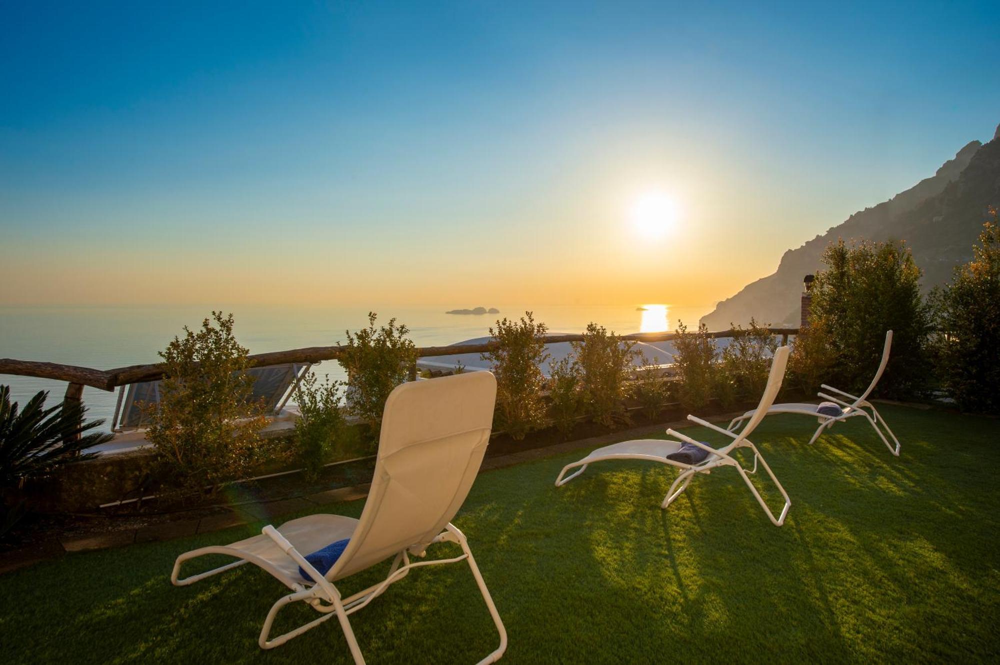 Ferienwohnung Aria Di Mare,Near Elevator, Few Steps, Parking, Garden Positano Exterior foto
