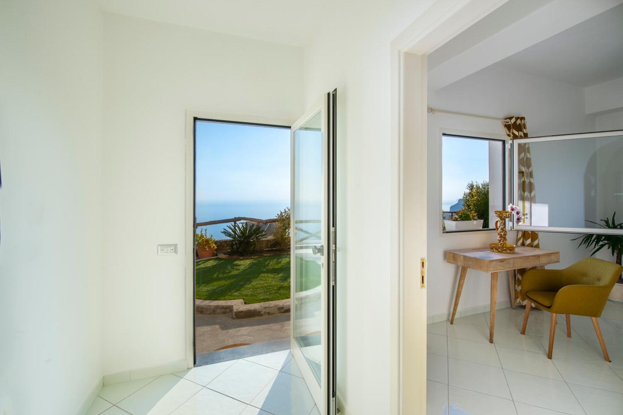 Ferienwohnung Aria Di Mare,Near Elevator, Few Steps, Parking, Garden Positano Exterior foto
