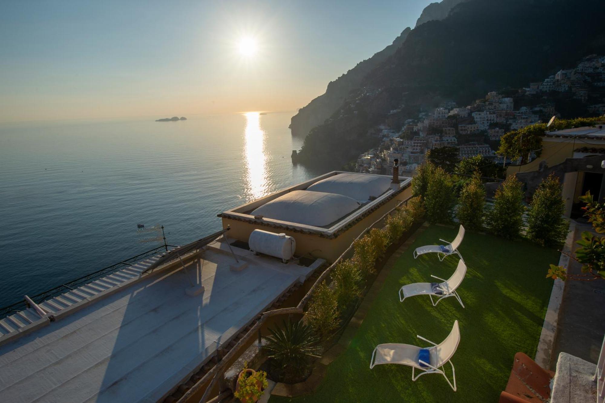 Ferienwohnung Aria Di Mare,Near Elevator, Few Steps, Parking, Garden Positano Exterior foto